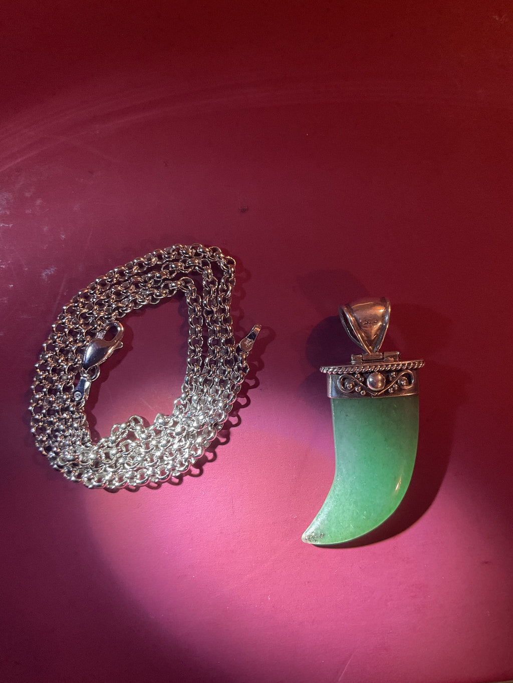 18 inch 12.6 gram new 925 silver necklace with vintage 925 green aventurine natural stone pendant wrapped in 925 silver. Pendant weighs 10 grams for a total weight of 22.6 grams