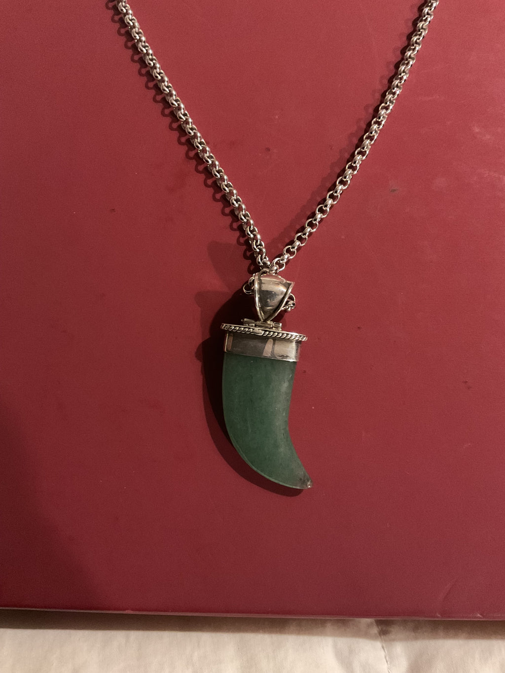 18 inch 12.6 gram new 925 silver necklace with vintage 925 green aventurine natural stone pendant wrapped in 925 silver. Pendant weighs 10 grams for a total weight of 22.6 grams