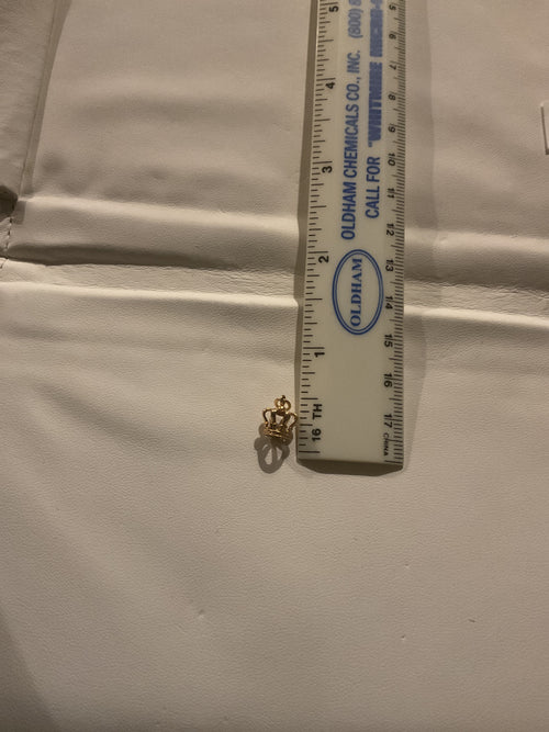 20K solid gold crown 1.3 grams