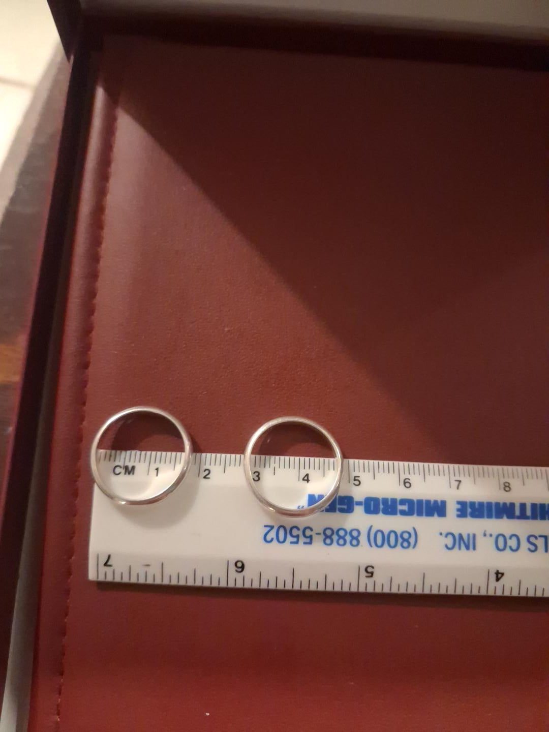 Beautiful unisex silver rings. We have 2 in stock. Tested authentic silver, both weigh 2.1grams, size 7.5, and size 8 both rings sold separately. Free shipping anywhere in the u.s.a. 14 day money back guarantee.