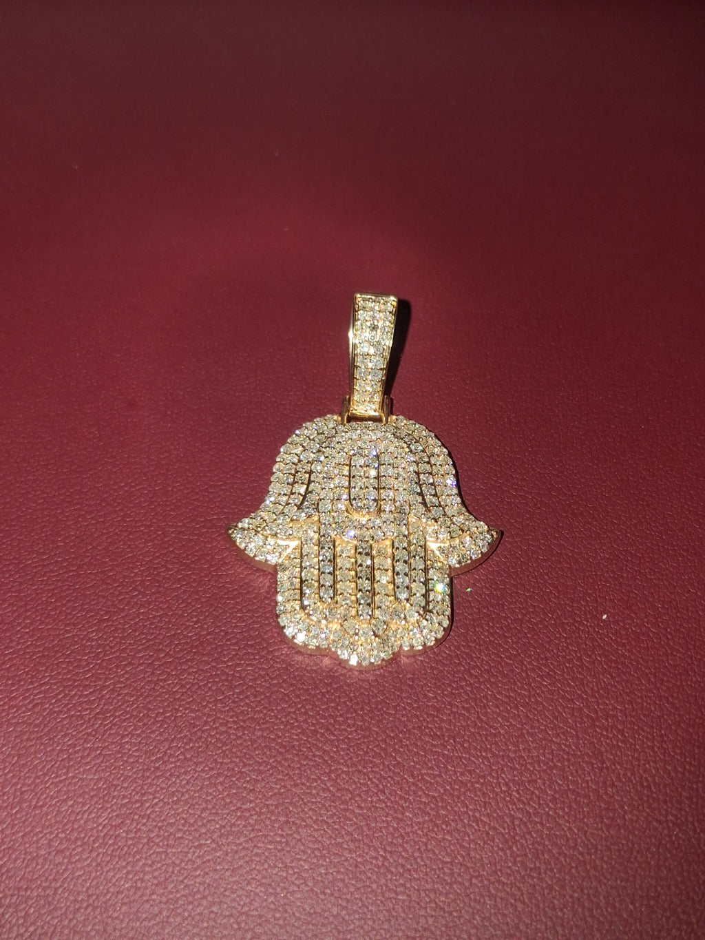 Custom Handmade 14k Gold Hand pendant, with 3.5 carats of natural diamond 10.0 grams total weight. Stamped and tested. Authentic. 4 layers of gold, and natural diamonds 💎 ✨️