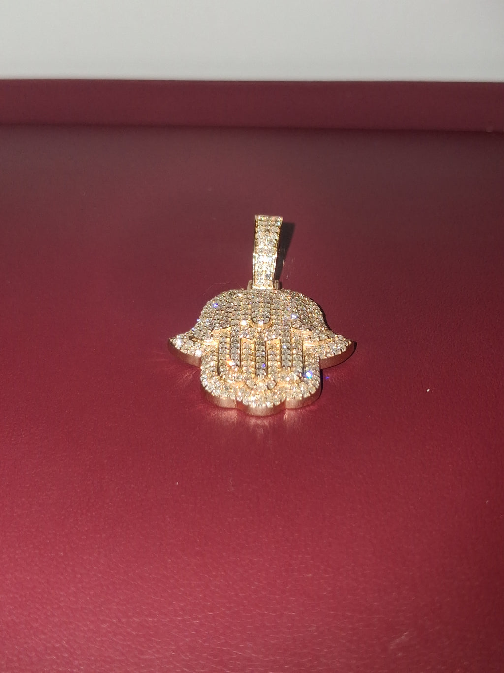 Custom Handmade 14k Gold Hand pendant, with 3.5 carats of natural diamond 10.0 grams total weight. Stamped and tested. Authentic. 4 layers of gold, and natural diamonds 💎 ✨️