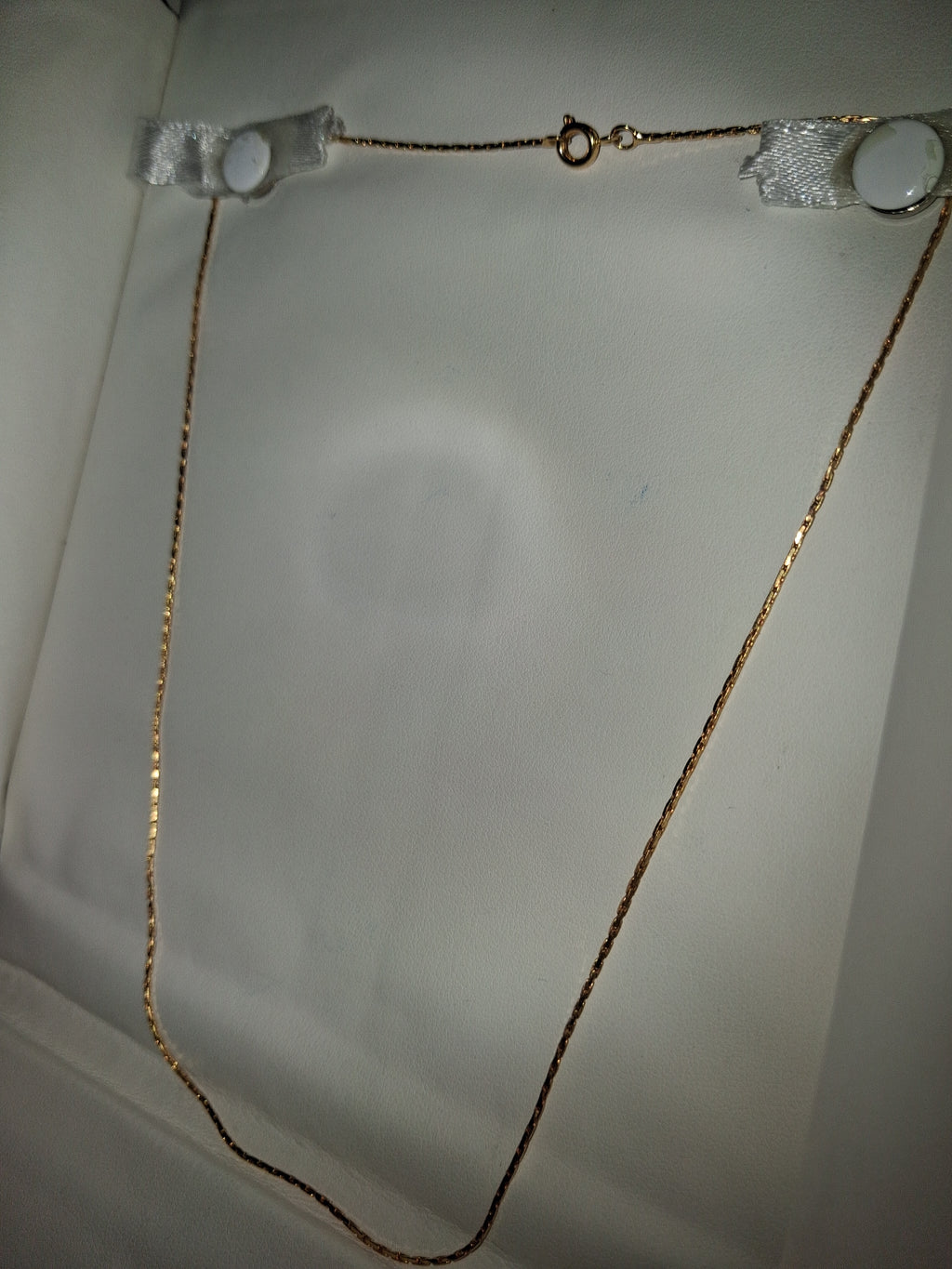 18 inch gold-tone necklace. "costume"