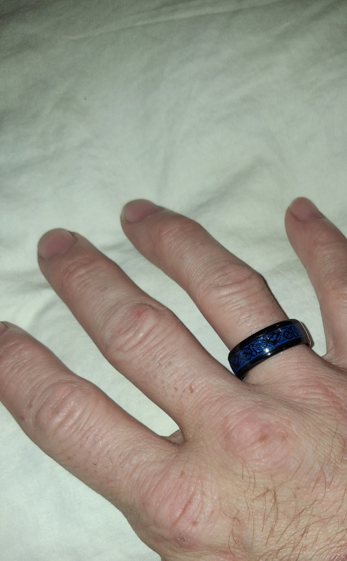 Mens wedding band size 10.5 no precious metals. New. Free shipping.!