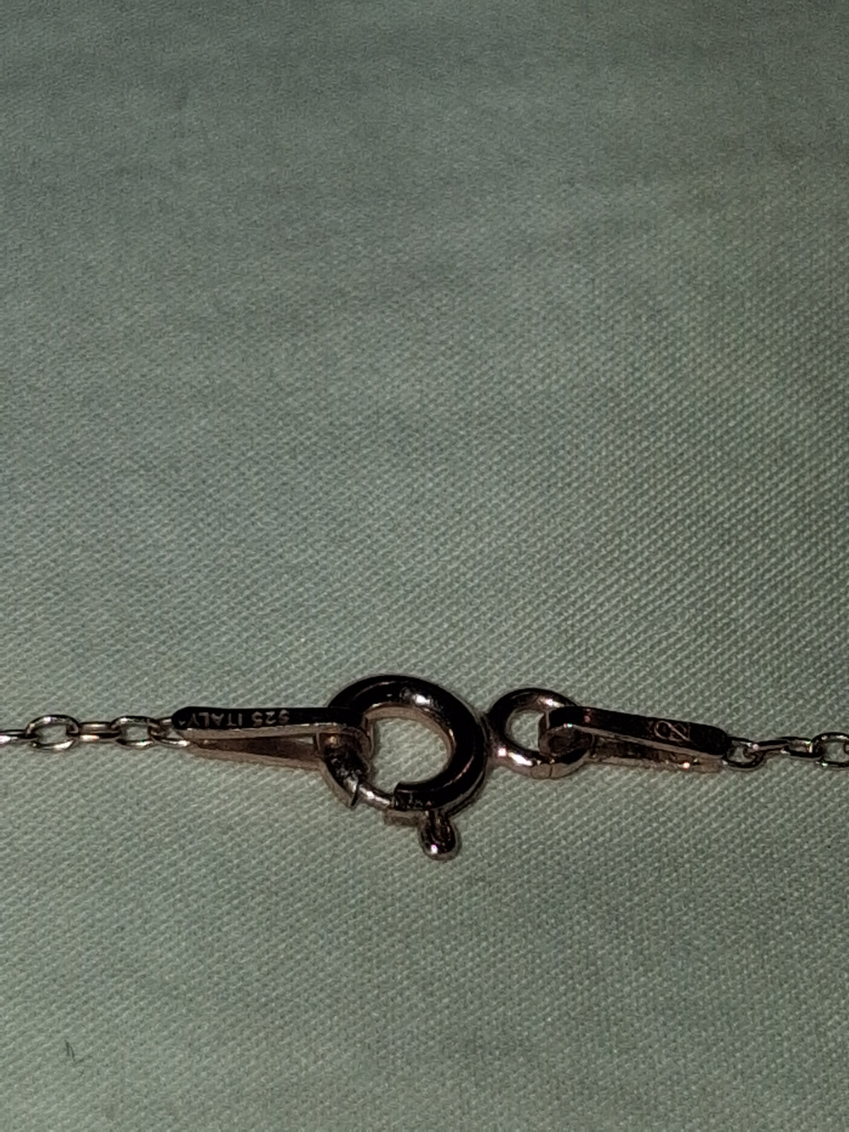 Beautiful new rose gold color 925 stering silver, and italian made. The length is 18 inches long. Total weight is 2.0 grams. Stamped and tested. Authentic.