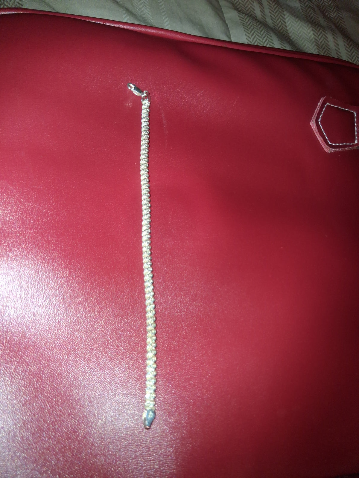 New 7 inch, 8.8 gram 925 italian made sterling silver woman's diamond cut bracelet.