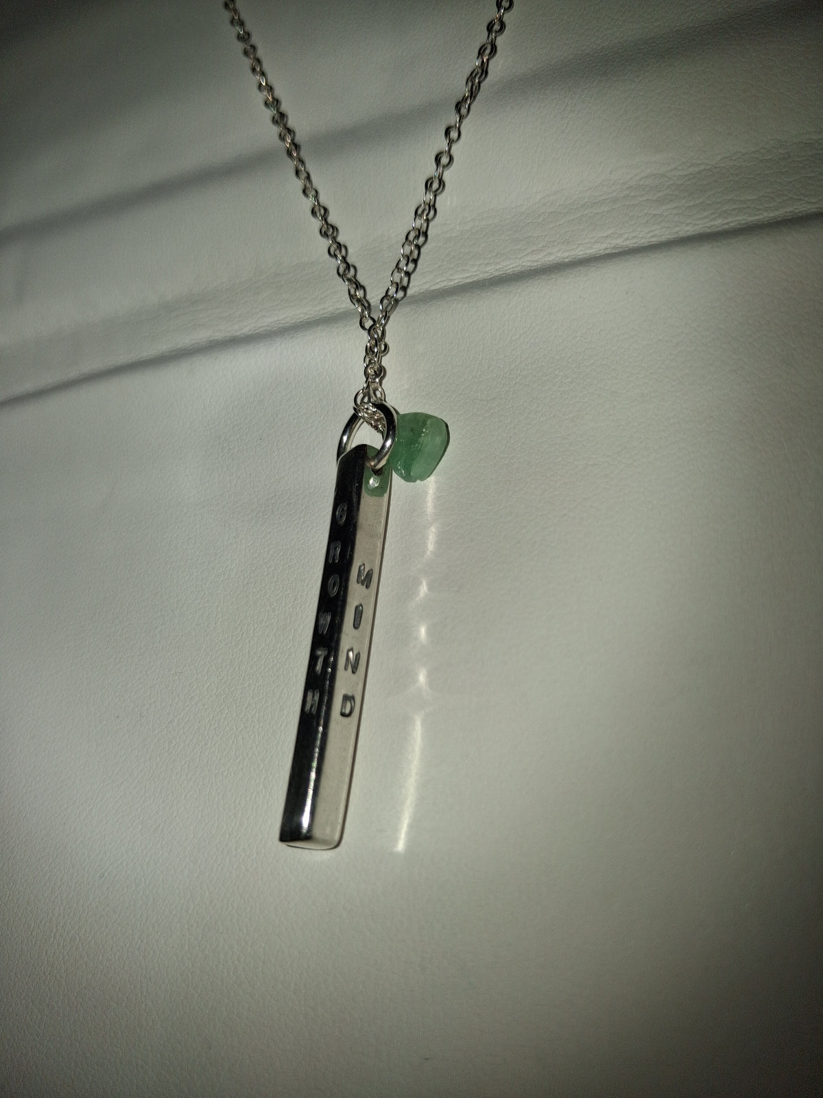 18" long 925 silver necklace with 925 silver pendant 7.5 grams "ESTATE"