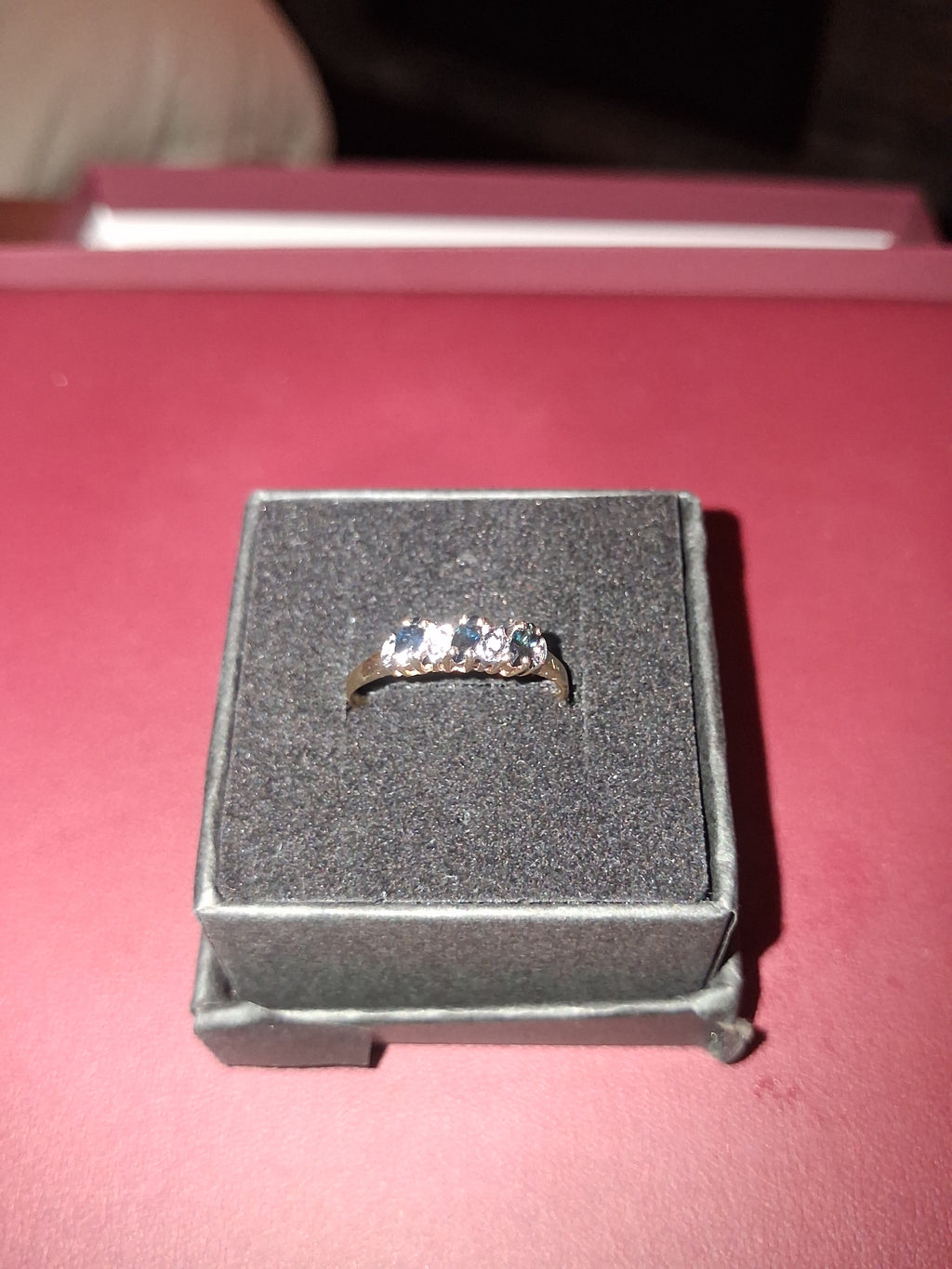 3 natural blue sapphires around 0.50 CTW, with 3 si quality, natural diamonds 💎 set in 10k gold/ size 7/ 1.4 grams