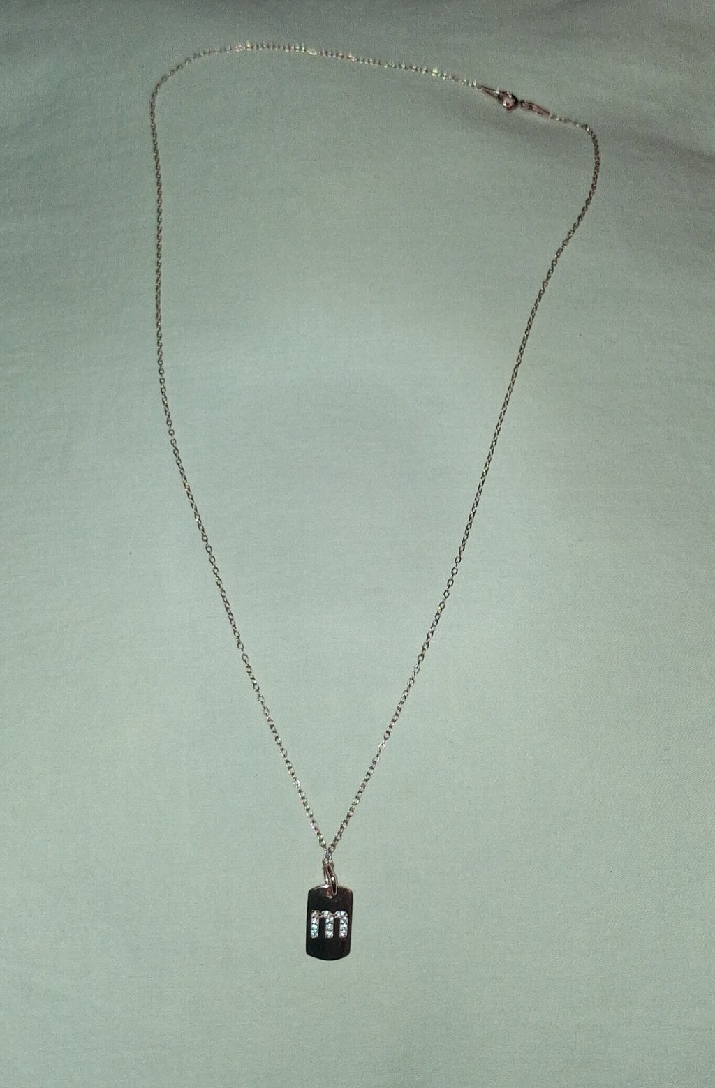 Beautiful new rose gold color 925 stering silver, and italian made. The length is 18 inches long. Total weight is 2.0 grams. Stamped and tested. Authentic.