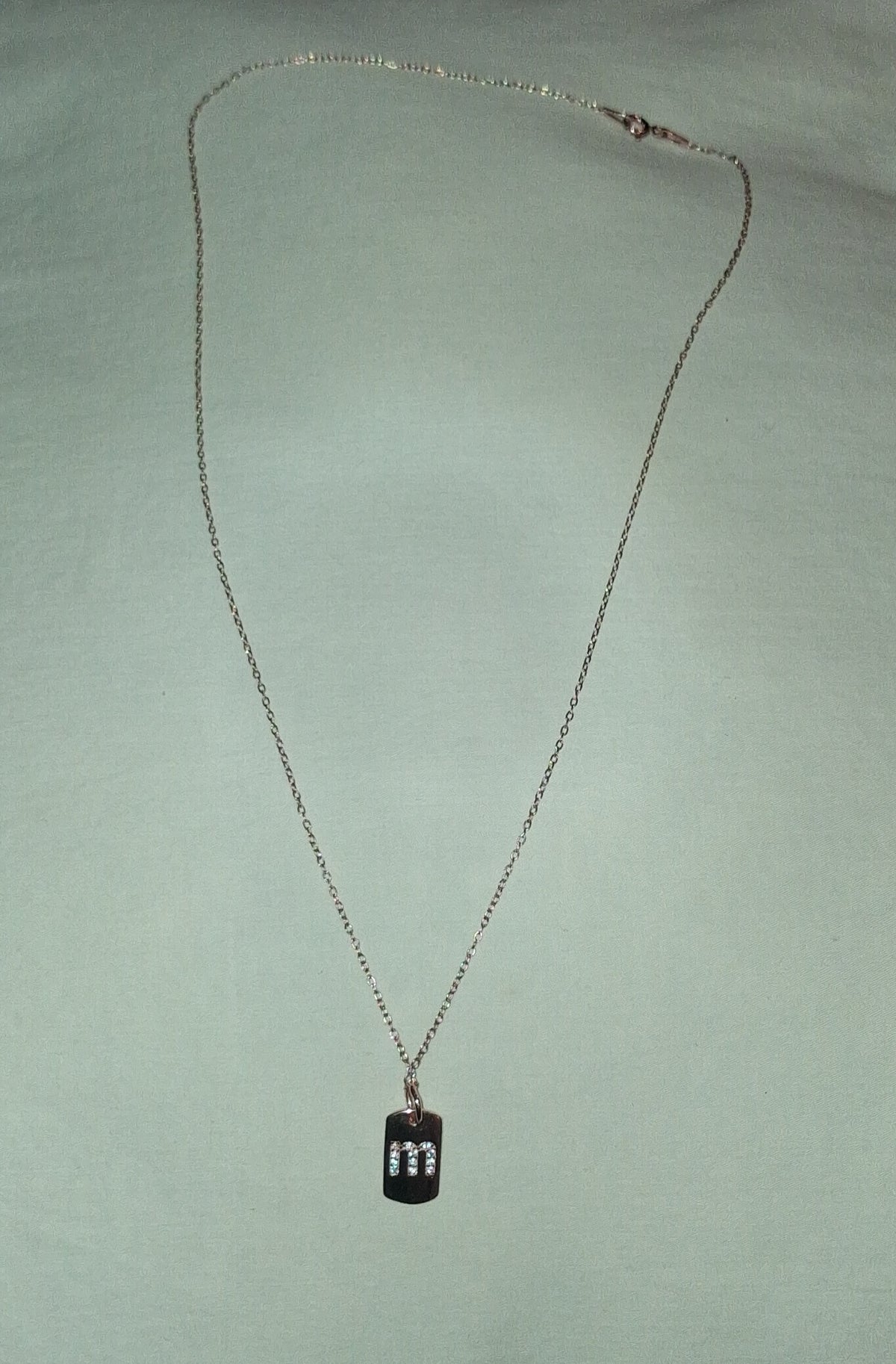 Beautiful new rose gold color 925 stering silver, and italian made. The length is 18 inches long. Total weight is 2.0 grams. Stamped and tested. Authentic.